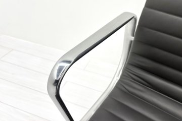 【ポリッシュ脚ピカピカ磨き有！】 イームズ アルミナムグループチェア 2018年製 中古 エグゼクティブチェア チャールズ&レイ・イームズ ハーマンミラー Herman Miller 4227画像