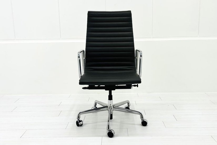 【ポリッシュ脚ピカピカ磨き有！】 イームズ アルミナムグループチェア 2018年製 中古 エグゼクティブチェア チャールズ&レイ・イームズ ハーマンミラー Herman Miller 4227画像