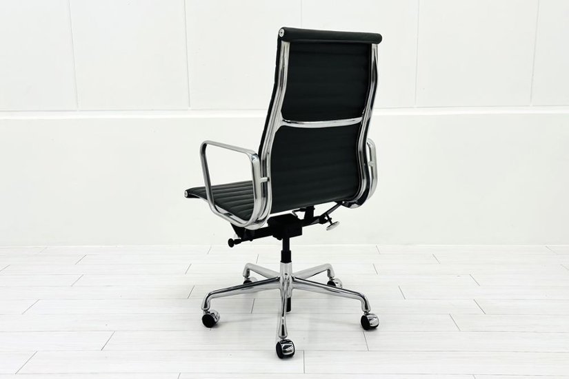 【ポリッシュ脚ピカピカ磨き有！】 イームズ アルミナムグループチェア 2018年製 中古 エグゼクティブチェア チャールズ&レイ・イームズ ハーマンミラー Herman Miller 4228画像