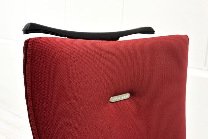 フィーゴチェア オカムラ 2016年製 フィーゴ 中古 オフィスチェア レッド ミドルバック  中古オフィス家具画像