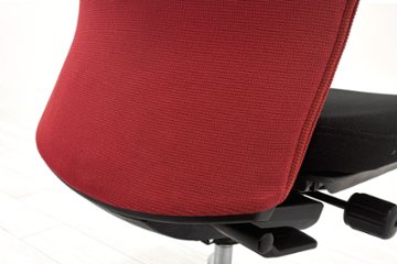 フィーゴチェア オカムラ 2016年製 フィーゴ 中古 オフィスチェア レッド ミドルバック  中古オフィス家具画像