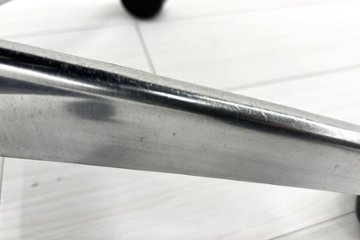 フィーゴチェア オカムラ 2016年製 フィーゴ 中古 オフィスチェア レッド ミドルバック  中古オフィス家具画像