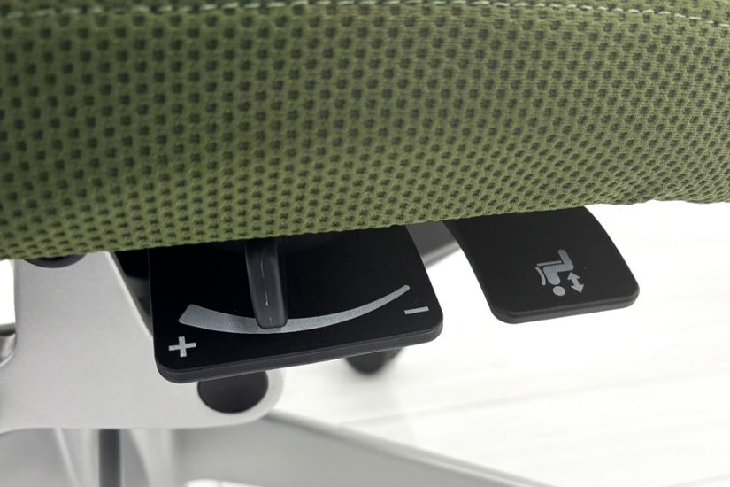 オカムラ コーラルチェア 中古 コーラル エクストラハイバック メッシュ 可動肘 ヘッドレスト付 中古オフィス家具 ダークグリーン画像