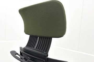 オカムラ コーラルチェア 中古 コーラル エクストラハイバック メッシュ 可動肘 ヘッドレスト付 中古オフィス家具 ダークグリーン画像