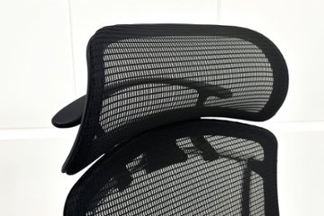 【ポリッシュ脚ピカピカ磨き有！】オカムラ コンテッサセコンダ 大型ヘッドレスト付 Contessa seconda 2018年製 中古 中古オフィス家具 ブラック画像