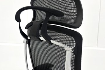 【ポリッシュ脚ピカピカ磨き有！】オカムラ コンテッサセコンダ 大型ヘッドレスト付 Contessa seconda 2018年製 中古 中古オフィス家具 ブラック画像