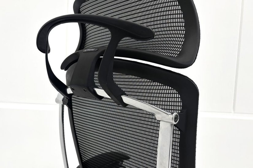 【ポリッシュ脚ピカピカ磨き有！】オカムラ コンテッサセコンダ 大型ヘッドレスト付 Contessa seconda 2018年製 中古 中古オフィス家具 ブラック画像