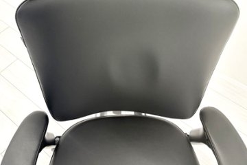 【ポリッシュ脚ピカピカ磨き有！】オカムラ コンテッサ 中古 大型ヘッドレスト付 OKAMURA Contessa 中古オフィス家具 ブラック 革 レザー画像