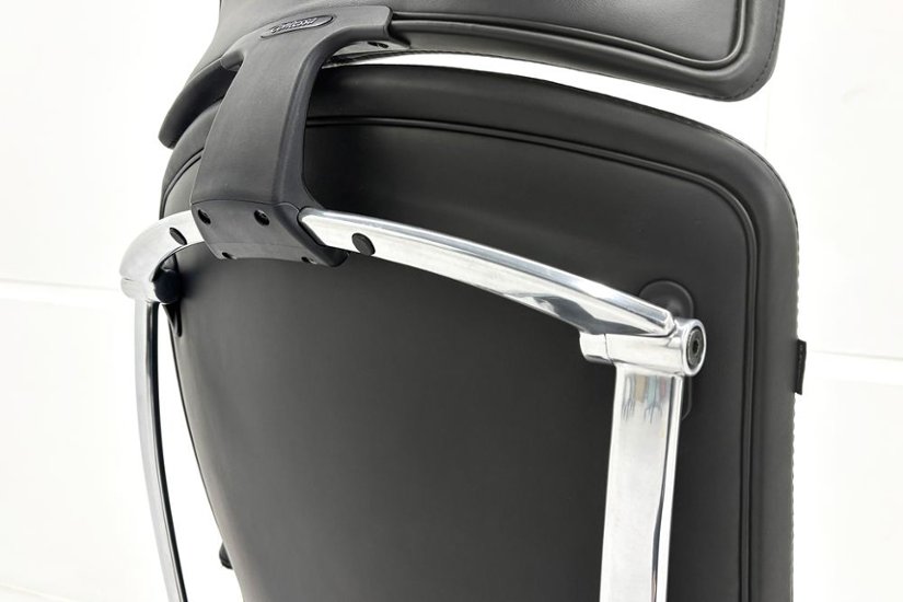 【ポリッシュ脚ピカピカ磨き有！】オカムラ コンテッサ 中古 大型ヘッドレスト付 OKAMURA Contessa 中古オフィス家具 ブラック 革 レザー画像