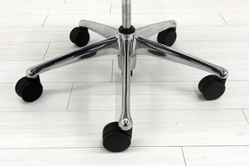 【ポリッシュ脚ピカピカ磨き有！】オカムラ コンテッサ 中古 大型ヘッドレスト付 OKAMURA Contessa 中古オフィス家具 ブラック 革 レザー画像