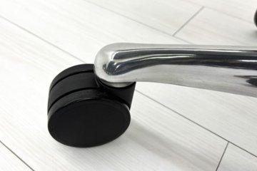 【ポリッシュ脚ピカピカ磨き有！】オカムラ コンテッサ 中古 大型ヘッドレスト付 OKAMURA Contessa 中古オフィス家具 ブラック 革 レザー画像