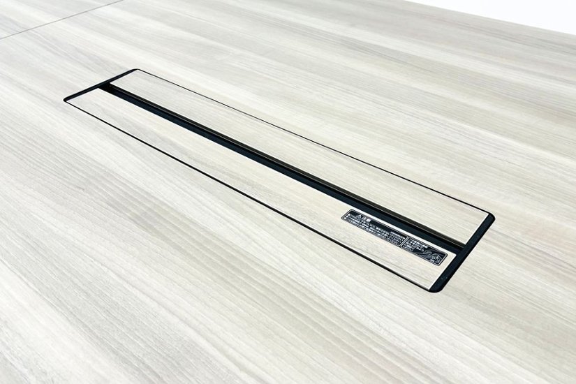 【ポリッシュ脚ピカピカ磨き有！】 PRECEDE オカムラ プリシード 中古 大型会議テーブル ミーティングテーブル 中古オフィス家具 3200/1200/720画像