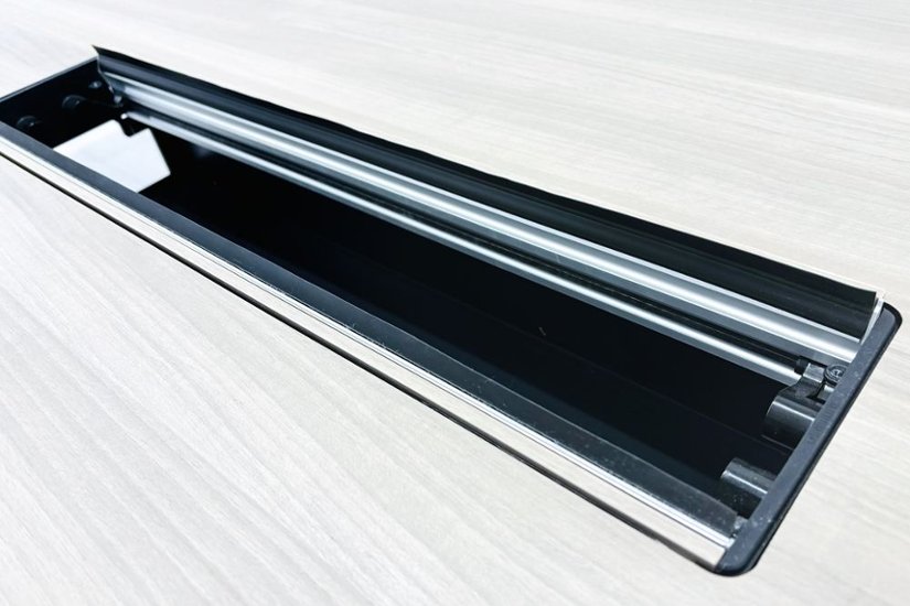 【ポリッシュ脚ピカピカ磨き有！】 PRECEDE オカムラ プリシード 中古 大型会議テーブル ミーティングテーブル 中古オフィス家具 3200/1200/720画像