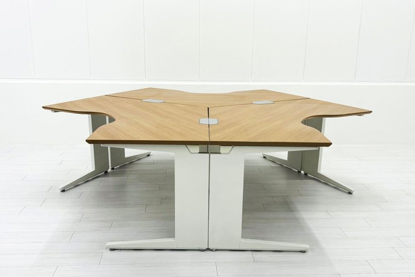 【3台セット】オカムラ ブーメランデスク 120° 1100mm 中古 事務机 中古オフィス家具 ミディアムブラウン系色画像