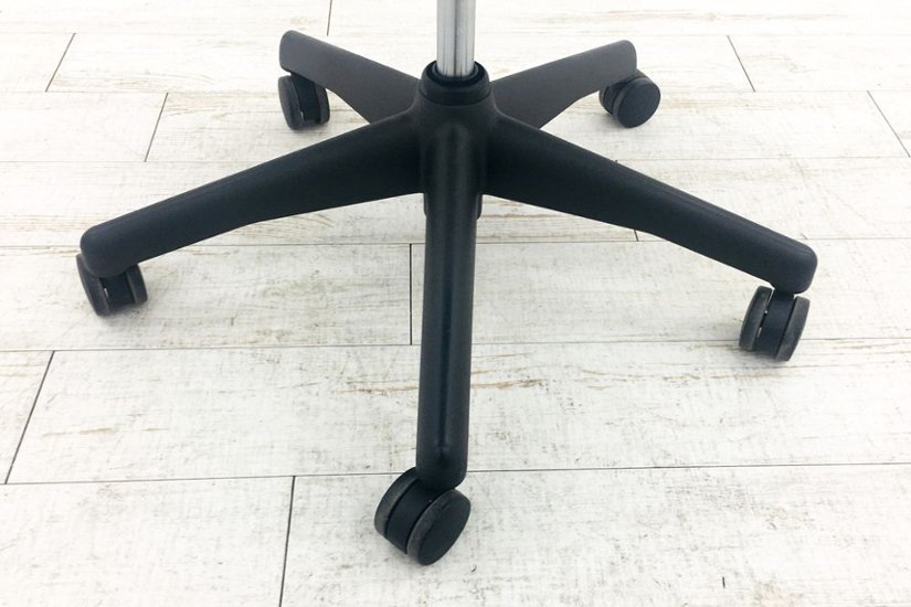 アーロンチェア 中古 Bサイズ フル装備 ハーマンミラー Herman Miller Aeron Chairs 中古オフィス家具 肘レバー シリンダー交換済み画像