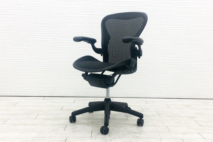 アーロンチェア 中古 Bサイズ フル装備 ハーマンミラー Herman Miller Aeron Chairs 中古オフィス家具 肘レバー シリンダー交換済み画像