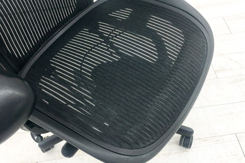 アーロンチェア 中古 Bサイズ フル装備 ハーマンミラー Herman Miller Aeron Chairs 中古オフィス家具 肘レバー シリンダー交換済み画像
