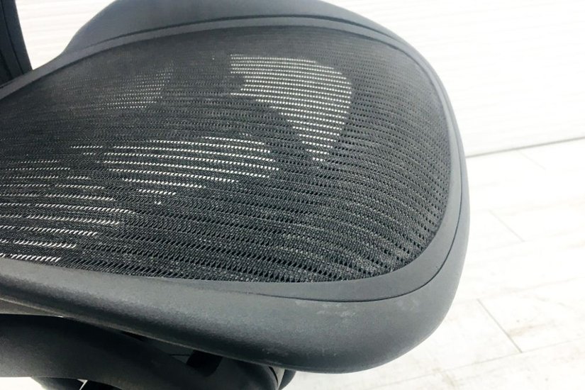 アーロンチェア 中古 Bサイズ フル装備 ハーマンミラー Herman Miller Aeron Chairs 中古オフィス家具 肘レバー シリンダー交換済み画像