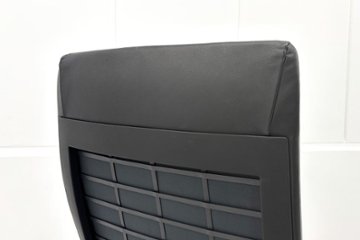 【ポリッシュ脚ピカピカ磨き有！】 ノール Knoll ノル リミックスチェア 中古 2020年製 ハイバック アルミループ肘 アルミミラー脚 ブラック レザー画像