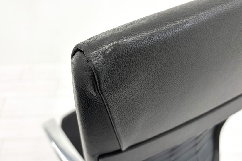 【ポリッシュ脚ピカピカ磨き有！】 ノール Knoll ノル リミックスチェア 中古 2020年製 ハイバック アルミループ肘 アルミミラー脚 ブラック レザー画像