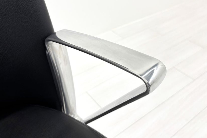 【ポリッシュ脚ピカピカ磨き有！】 ノール Knoll ノル リミックスチェア 中古 2020年製 ハイバック アルミループ肘 アルミミラー脚 ブラック レザー画像