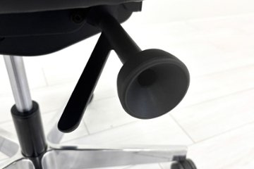 【ポリッシュ脚ピカピカ磨き有！】 ノール Knoll ノル リミックスチェア 中古 2020年製 ハイバック アルミループ肘 アルミミラー脚 ブラック レザー画像