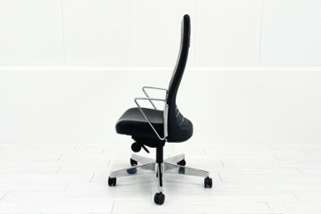 【ポリッシュ脚ピカピカ磨き有！】 ノール Knoll ノル リミックスチェア 中古 2020年製 ハイバック アルミループ肘 アルミミラー脚 ブラック レザー画像