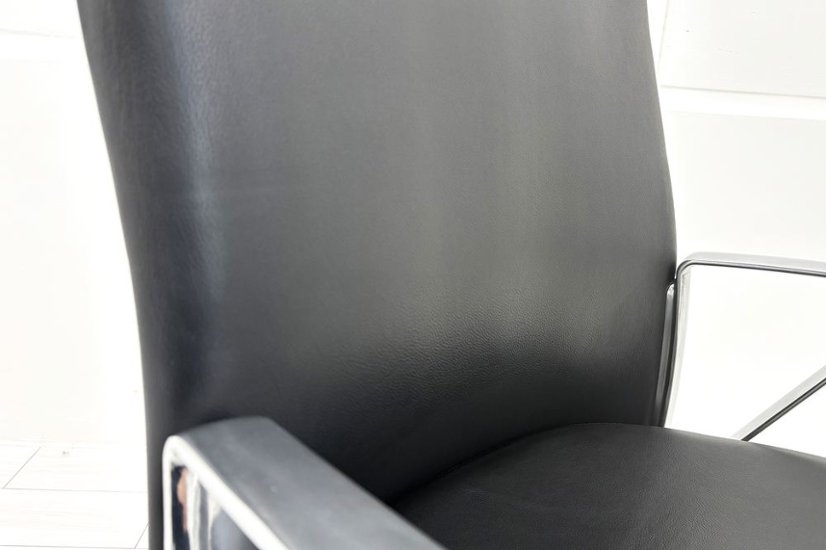 【ポリッシュ脚ピカピカ磨き有！】 ノール Knoll ノル リミックスチェア 中古 2020年製 ハイバック アルミループ肘 アルミミラー脚 ブラック レザー画像