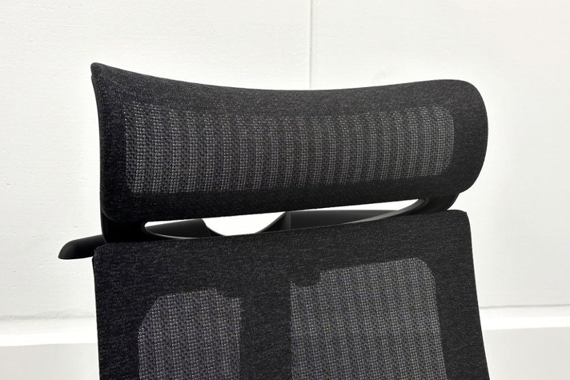 イトーキ アクトチェア 2023年製 中古 エクストラハイバック Act 事務椅子 ITOKI 中古オフィス家具 ブラック画像