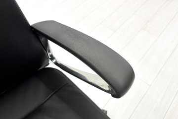 【6脚セット】 オカムラ モードチェア 中古 2017年製 ハイバック デザインアーム 中古オフィス家具 ブラック レザー画像