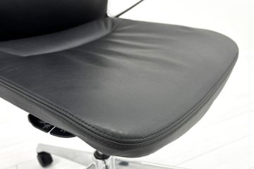 【6脚セット】 オカムラ モードチェア 中古 2017年製 ハイバック デザインアーム 中古オフィス家具 ブラック レザー画像
