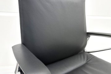 【6脚セット】 オカムラ モードチェア 中古 2017年製 ハイバック デザインアーム 中古オフィス家具 ブラック レザー画像