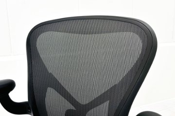 ハーマンミラー アーロンチェア リマスタード Bサイズ ライトシリーズ 中古 2018年製 Herman Miller Aeron Chair Remastered 中古オフィス家具 グラファイト画像