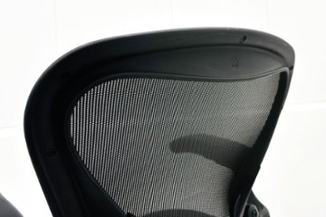 ハーマンミラー アーロンチェア リマスタード Bサイズ ライトシリーズ 中古 2018年製 Herman Miller Aeron Chair Remastered 中古オフィス家具 グラファイト画像