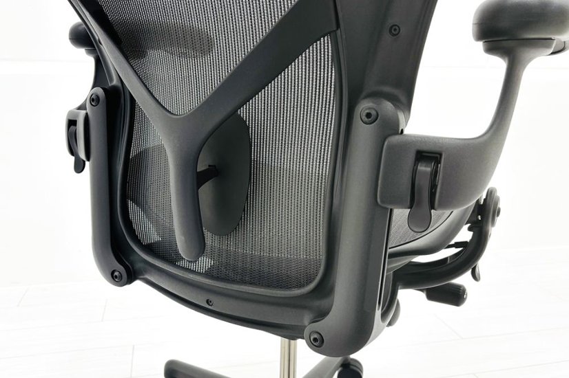 ハーマンミラー アーロンチェア リマスタード Bサイズ ライトシリーズ 中古 2018年製 Herman Miller Aeron Chair Remastered 中古オフィス家具 グラファイト画像