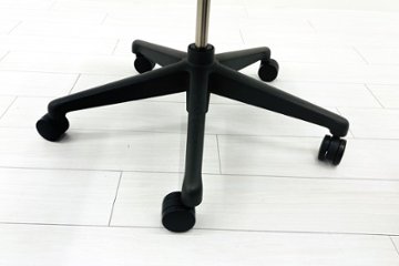 ハーマンミラー アーロンチェア リマスタード Bサイズ ライトシリーズ 中古 2018年製 Herman Miller Aeron Chair Remastered 中古オフィス家具 グラファイト画像