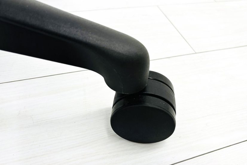 ハーマンミラー アーロンチェア リマスタード Bサイズ ライトシリーズ 中古 2018年製 Herman Miller Aeron Chair Remastered 中古オフィス家具 グラファイト画像