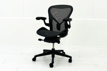 ハーマンミラー アーロンチェア リマスタード Bサイズ ライトシリーズ 中古 2018年製 Herman Miller Aeron Chair Remastered 中古オフィス家具 グラファイト画像