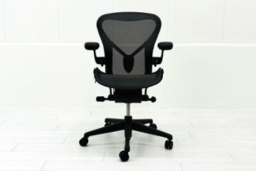 ハーマンミラー アーロンチェア リマスタード Bサイズ ライトシリーズ 中古 2018年製 Herman Miller Aeron Chair Remastered 中古オフィス家具 グラファイト画像