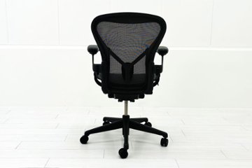ハーマンミラー アーロンチェア リマスタード Bサイズ ライトシリーズ 中古 2018年製 Herman Miller Aeron Chair Remastered 中古オフィス家具 グラファイト画像