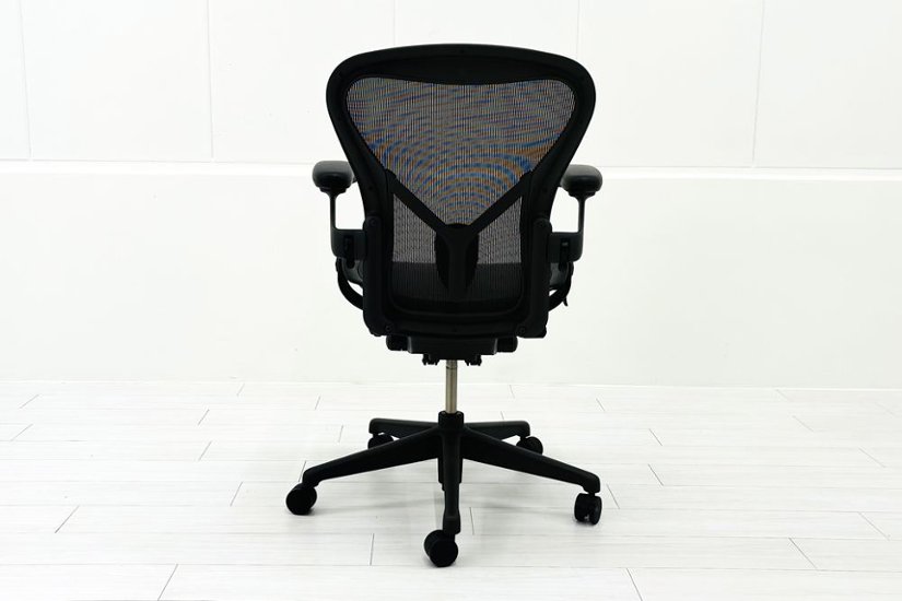 ハーマンミラー アーロンチェア リマスタード Bサイズ ライトシリーズ 中古 2018年製 Herman Miller Aeron Chair Remastered 中古オフィス家具 グラファイト画像