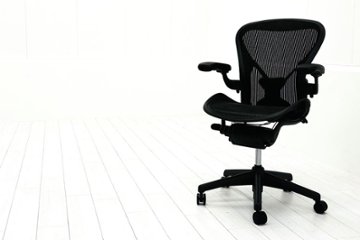 ハーマンミラー アーロンチェア Bサイズ フル装備 中古 2016年製 ポスチャーフィット Herman Miller Aeron Chair 中古オフィス家具 肘レバーの画像