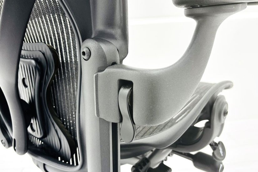 ハーマンミラー アーロンチェア Bサイズ フル装備 中古 2016年製 ポスチャーフィット Herman Miller Aeron Chair 中古オフィス家具 肘レバー画像