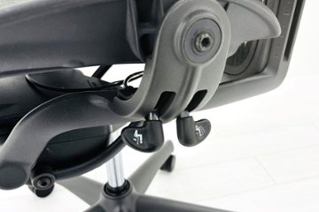 ハーマンミラー アーロンチェア Bサイズ フル装備 中古 2016年製 ポスチャーフィット Herman Miller Aeron Chair 中古オフィス家具 肘レバー画像