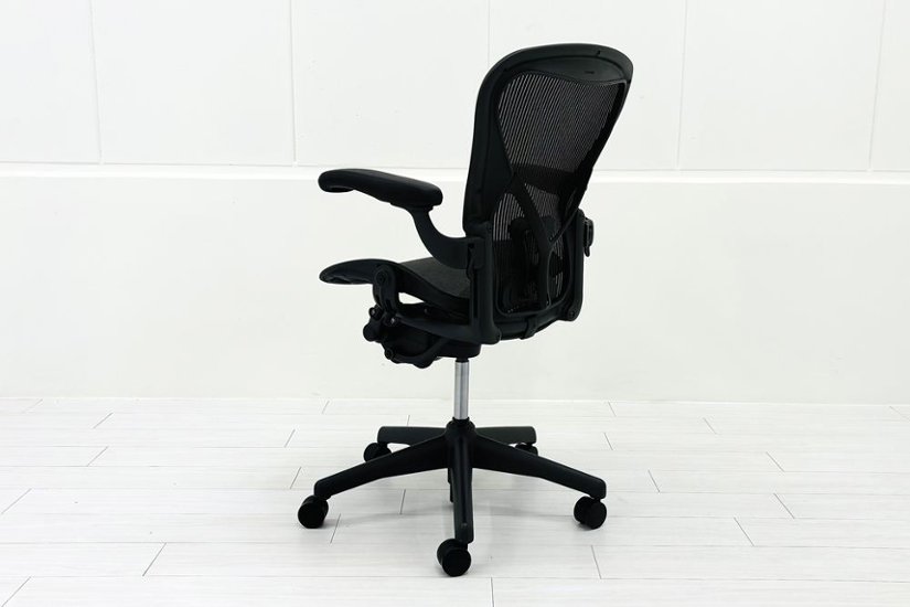 ハーマンミラー アーロンチェア Bサイズ フル装備 中古 2016年製 ポスチャーフィット Herman Miller Aeron Chair 中古オフィス家具 肘レバー画像