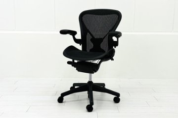 ハーマンミラー アーロンチェア Bサイズ フル装備 中古 2016年製 ポスチャーフィット Herman Miller Aeron Chair 中古オフィス家具 肘レバー画像