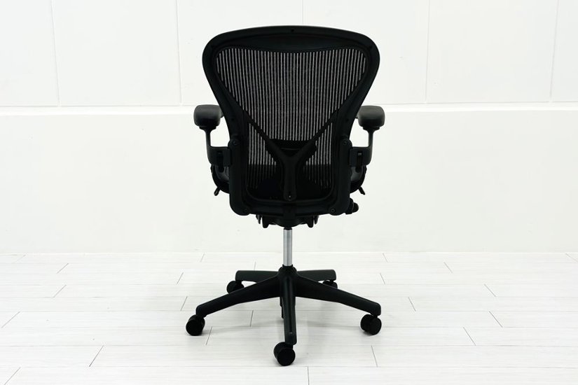 ハーマンミラー アーロンチェア Bサイズ フル装備 中古 2016年製 ポスチャーフィット Herman Miller Aeron Chair 中古オフィス家具 肘レバー画像
