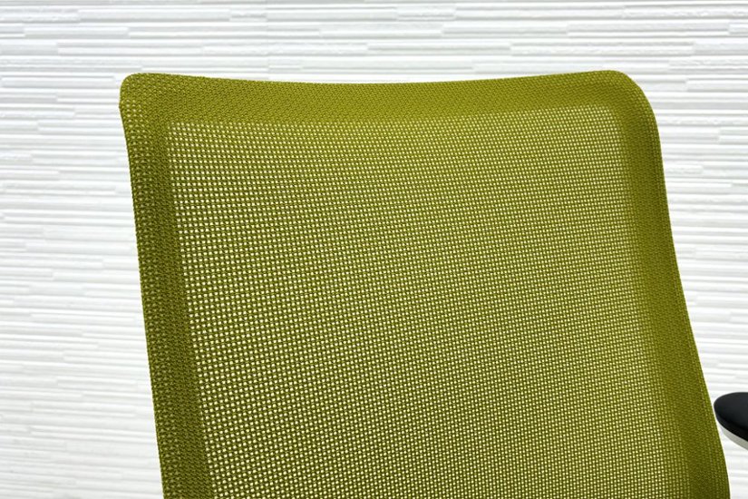 コクヨ ミトラチェア 2021年製 中古 KOKUYO Mitra 背メッシュ 可動肘 中古事務椅子 中古オフィス家具 ライトオリーブ画像