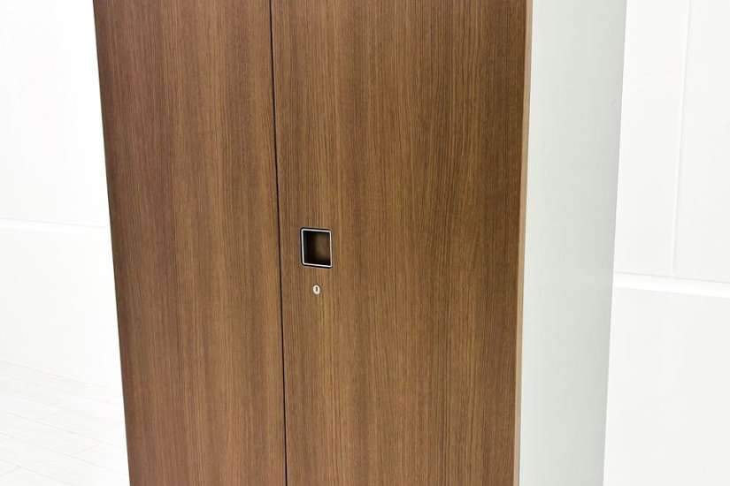 【車上渡し 法人様限定商品】 オカムラ レクトライン 両開き書庫 中古 キャビネット スチール書庫 中古オフィス家具 ネオウッドダーク シリンダー錠 900/450/2150画像