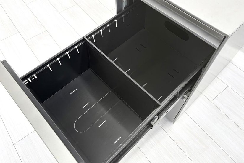 【3段ワゴンセット】 オカムラ 中古 平机 プロステージクレスト 中古デスク 中古机 中古オフィス家具 1600/700/720画像